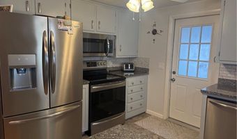 124 Zinnia Dr, Cranston, RI 02920