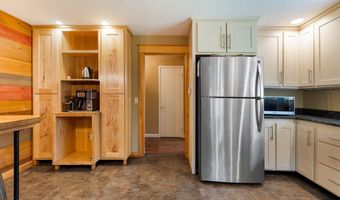 36 Woodlawn Ave, Auburn, ME 04210
