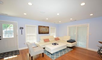 6317 EVERGLADES Dr, Alexandria, VA 22312