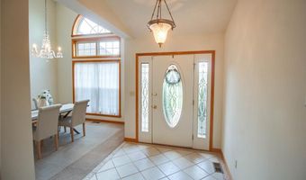 101 Serenity Dr, Alton, IL 62002