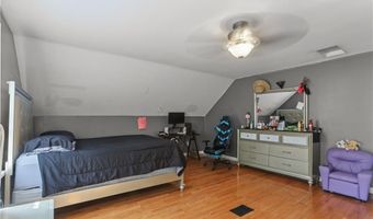 70 Perkins Ave, Cranston, RI 02910