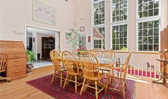 14 Bourget Ct, North Smithfield, RI 02896