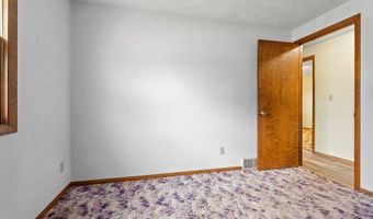 1517 Navarino St, Algoma, WI 54201