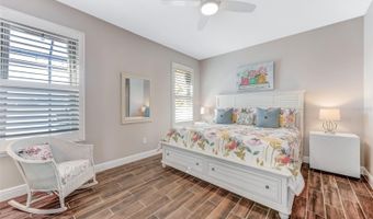 5438 SUNSET FALLS Dr, Apollo Beach, FL 33572