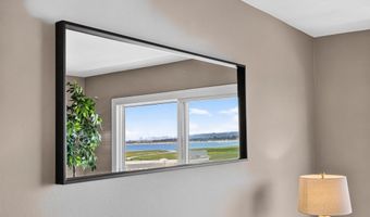 3991 Crown Point Dr 112, San Diego, CA 92109