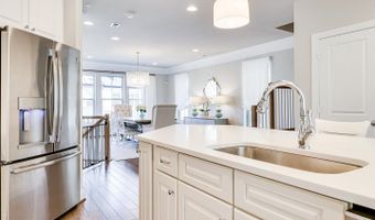 1318 S QUINN St, Arlington, VA 22204
