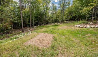 8 Magnolia Ln, Starks, ME 04911