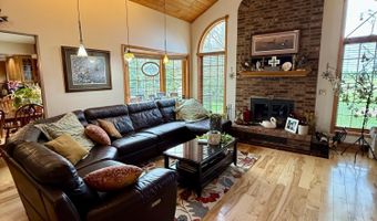 640 LAURISA Ln, Antigo, WI 54409