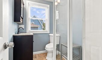 82 Dyer Ave, East Providence, RI 02915