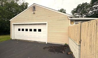 21 Eastwood Rd, Bridgeport, CT 06606