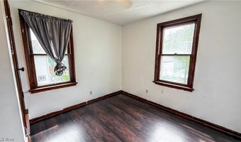 987 Boone St, Akron, OH 44306