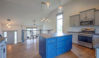 1632 N 157th Ln, Basehor, KS 66007