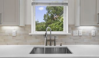 329 Saint George St, Bay St. Louis, MS 39520