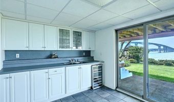 129 Seaside Dr, Jamestown, RI 02835