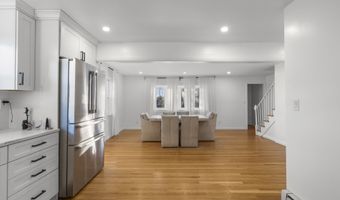 948 Wayne St, Bridgeport, CT 06606