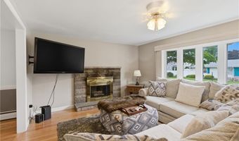 35 Superior View Blvd, North Providence, RI 02911