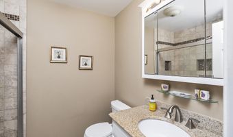 232 Point Of Woods Dr, Albany, NY 12203