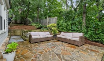 1805 ARMY NAVY Dr, Arlington, VA 22202