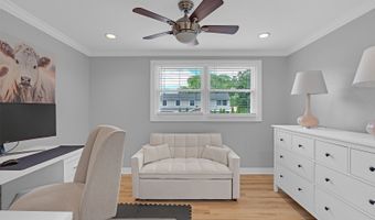 210 W Pickwick Rd, Arlington Heights, IL 60005