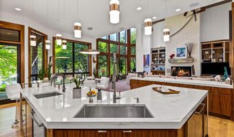 14516 Winnwood Rd, Addison, TX 75254