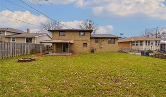 2207 Oaklawn Dr, Parma, OH 44134
