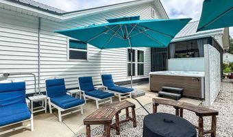 242 15th St, Apalachicola, FL 32320