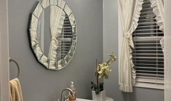 15224 Champaign Rd, Allen Park, MI 48101