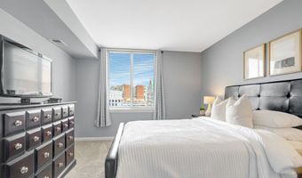 851 N GLEBE Rd 1911, Arlington, VA 22203