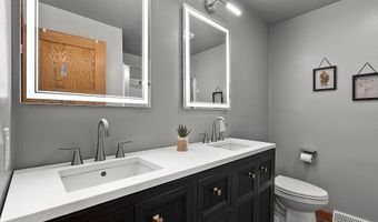 1545 N BLOSSOM Dr, Appleton, WI 54914