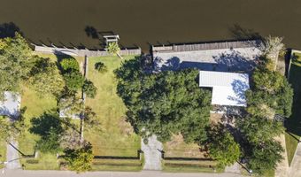 11046 New York St, Bay St. Louis, MS 39520