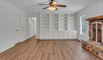 1904 Chatham Dr, Albany, GA 31721