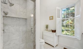 591 Ocean Ave, Newport, RI 02840