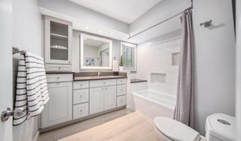 2375 Dundee Dr, Ann Arbor, MI 48103