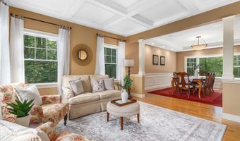 74 Settlers Ct, Bedford, NH 03110