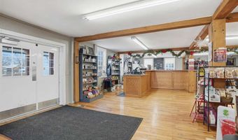 4402 220Th Trl, Amana, IA 52203