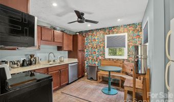 17 Azalea Rd, Arden, NC 28704