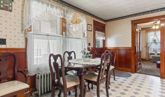 31 Monroe St, Augusta, ME 04330