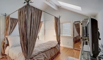 4744 34TH St N, Arlington, VA 22207