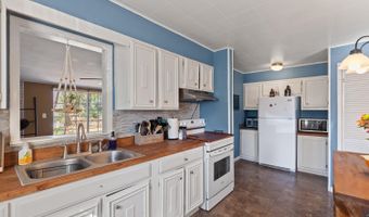 2094 Allan St, Adrian, MI 49221
