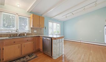 32 Brookfarm Rd, North Providence, RI 02904