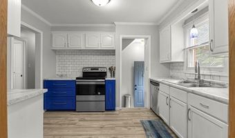 8904 Becker Ave, Allen Park, MI 48101