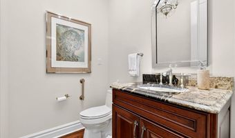 295 Meadowbrook Country Club Est, Ballwin, MO 63011