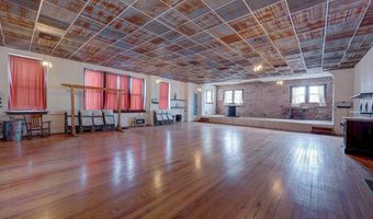 107 E 7th Ave, Arkansas City, KS 67005