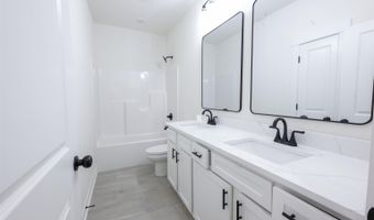 1068 Creekwood Cir, Bauxite, AR 72011
