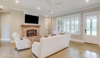 15240 Karen Rd, Biloxi, MS 39532