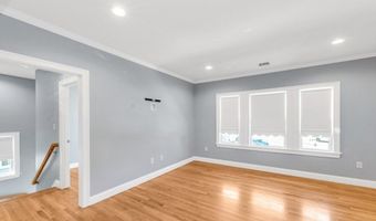 8 Newburg St 8, Boston, MA 02131
