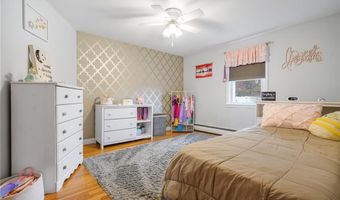 6 Longmeadow Dr, North Providence, RI 02904