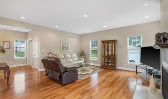 306 Essen Ln, Ballwin, MO 63021