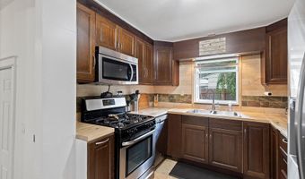 7511 SE Harmony Rd, Milwaukie, OR 97222