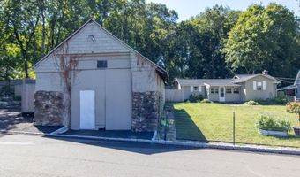 41 Wakemore St, Darien, CT 06820
